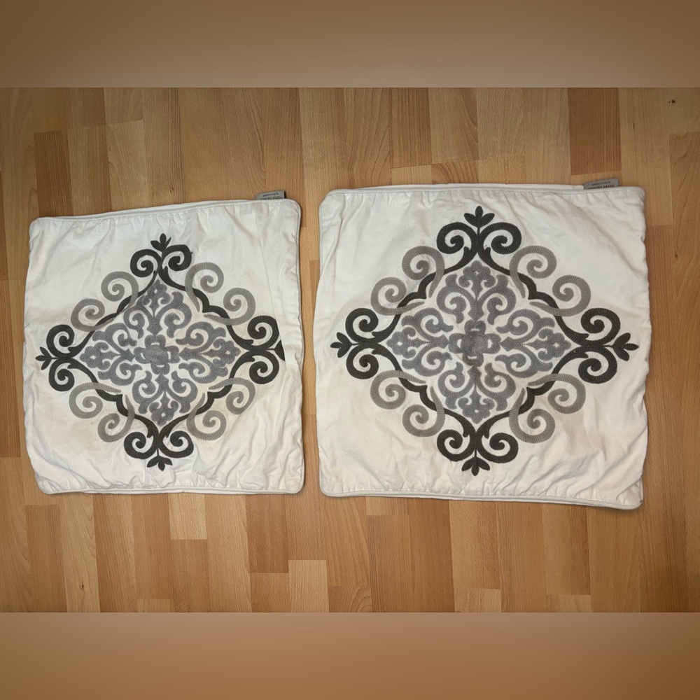 Nina Home by Nina Campbell pillow covers